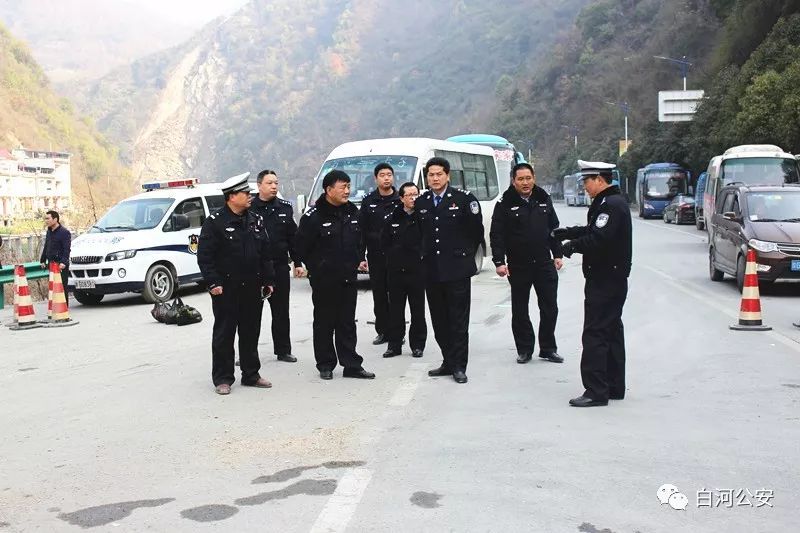 白河:陈杰局长到十天高速白河引线滑坡路段调研指导道路交通保畅工作