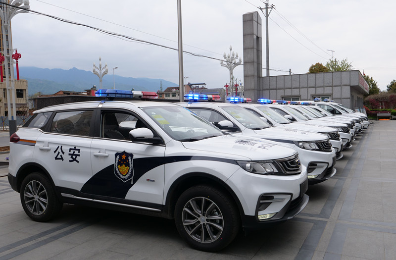 汉阴公安举行新警车发放仪式为基层所队配发11辆执法执勤车辆