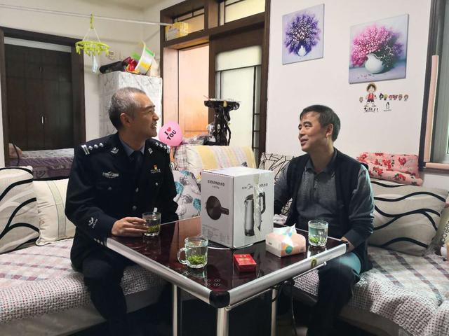 紫阳：开展“九九重阳节，浓浓敬老情” 慰问离退休老民警主题活动