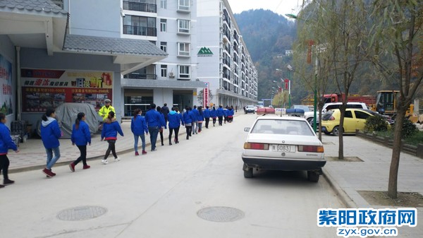 红椿交警中队:圆满完成开工仪式道路交通保畅工作 (7).jpg