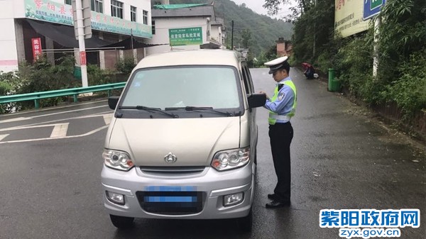 交警大队:扎实开展路面防控战严厉查处严重交通违法行为 (2).jpg