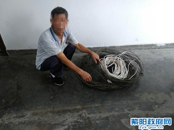 毛坝所:在“一标三实”工作中查处两起私设电网案件 (2).jpg