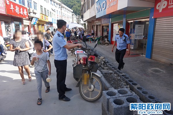 3、【整治街道秩序 守护群众安全】 (2).JPG