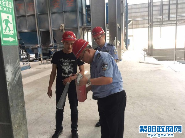 红椿所：深入辖区工厂开展安全检查 (2).jpg
