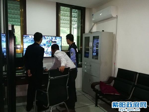 高桥所:深入辖区各单位进行安全检查 (4).jpg