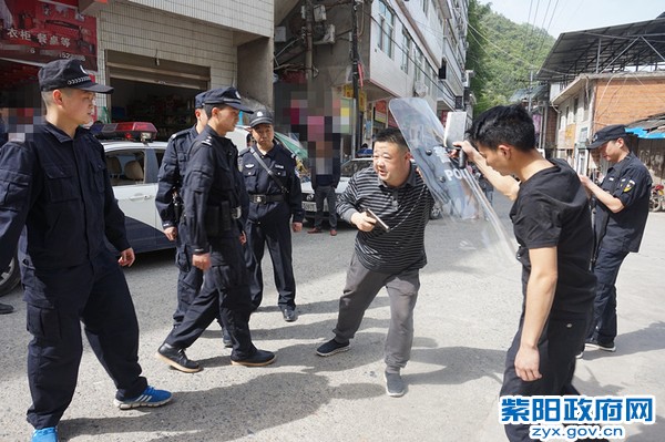 5、【开展反恐应急处突演练】2.jpg