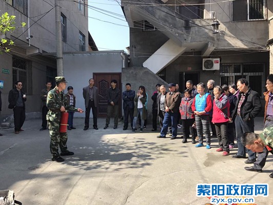 1、【消防演练进社区 确保安全重防范】2.jpg