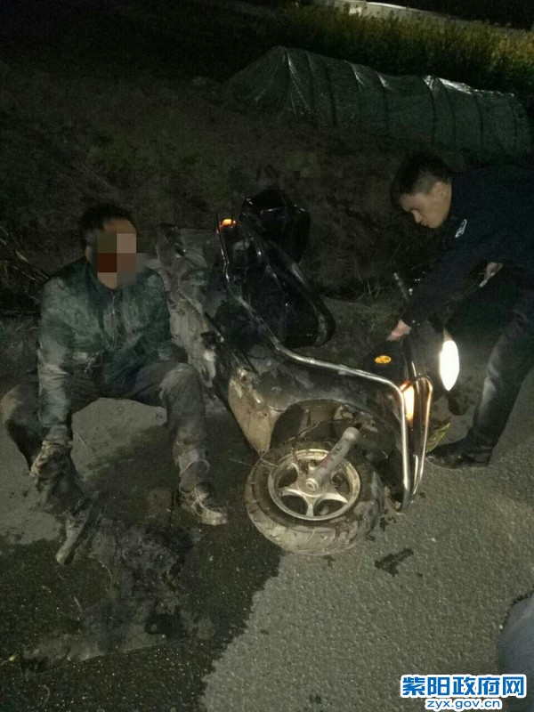2、【及时救助车祸伤员】3.jpg