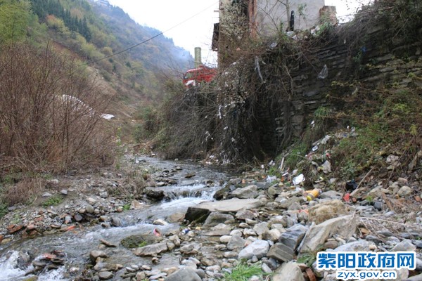 毛坝所:查处污水排放.JPG