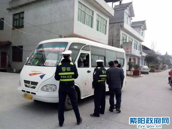 交警大队:道路安全检查 (4)_副本.jpg