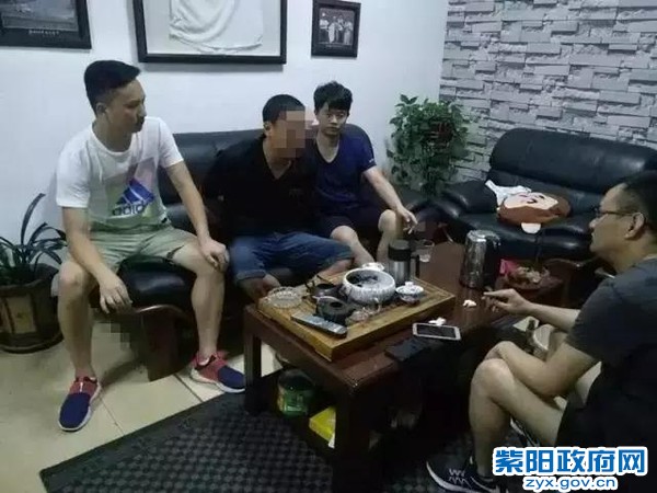 紫阳:法网恢恢疏而不漏,贪污公款46万,潜逃13年,他终于“回家了” (3).jpg
