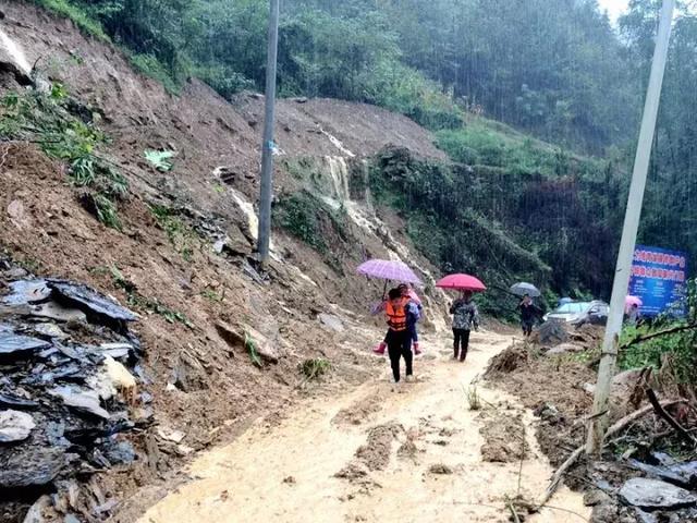 哪里有危险，哪里就有民警的身影……